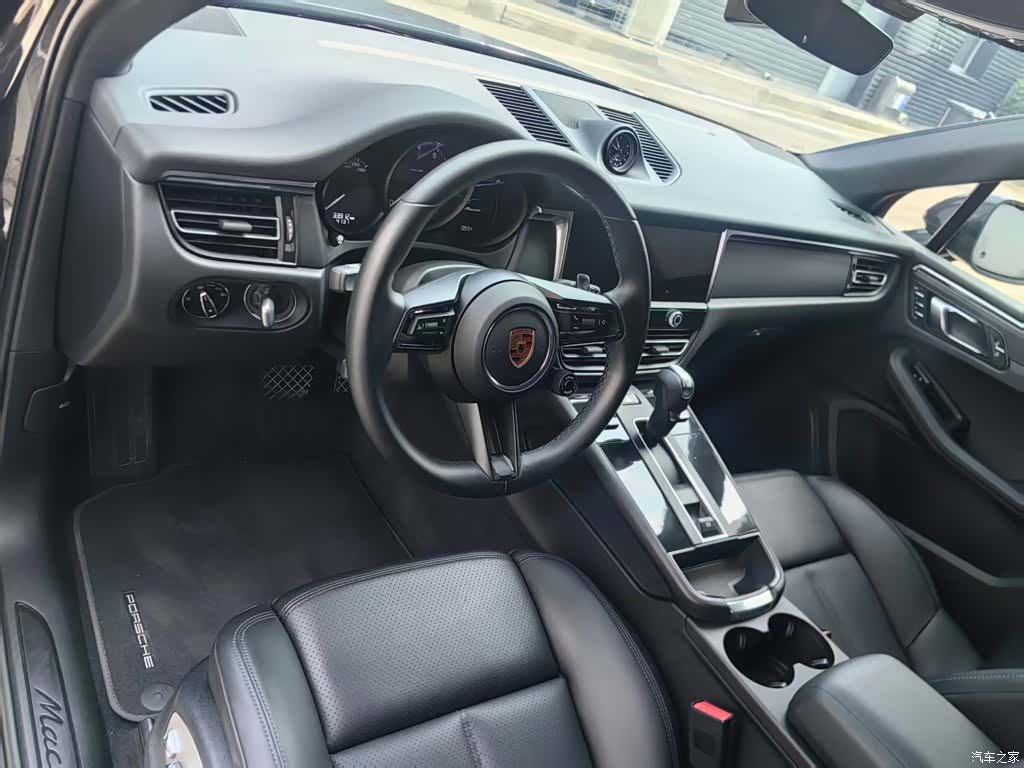 Porsche Macan, 2023 6