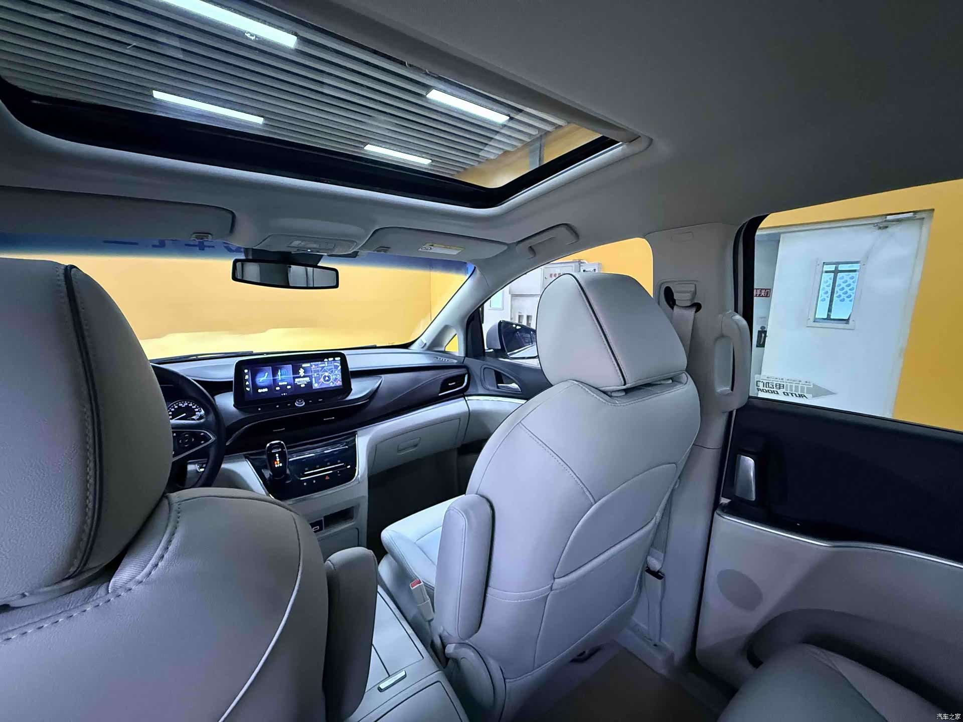 Buick GL8, 2020 8