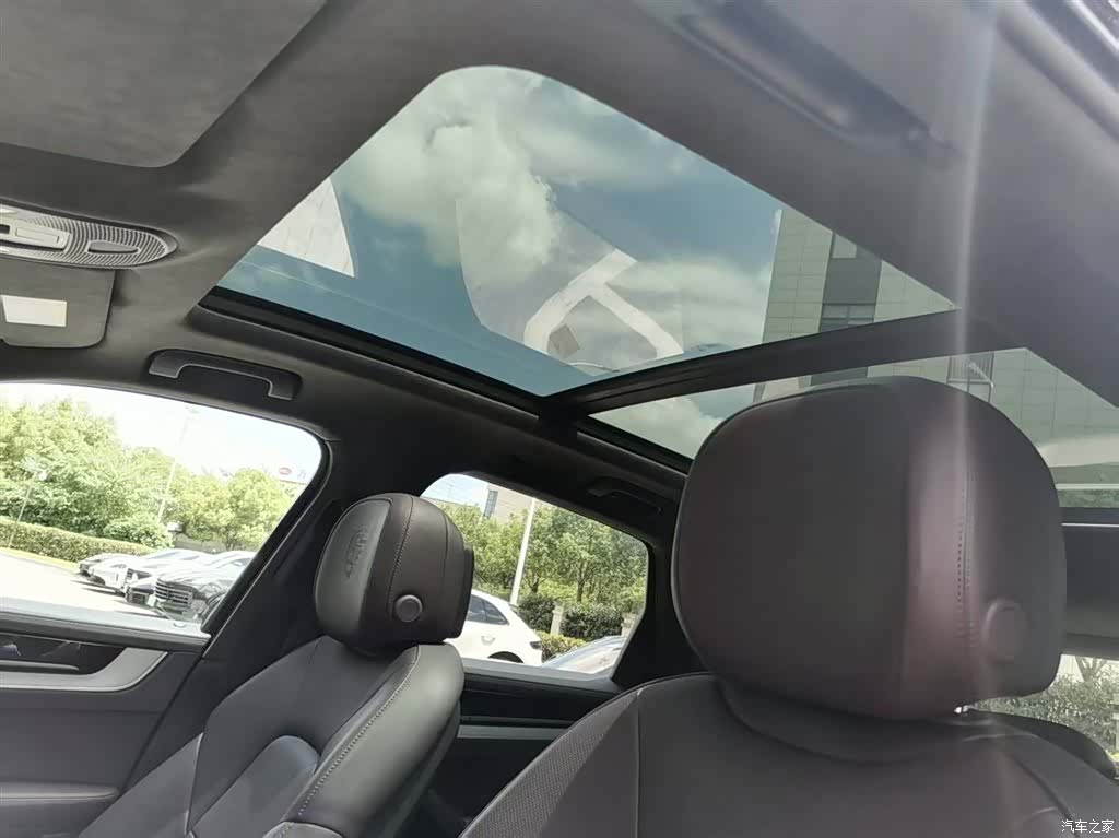 Porsche Cayenne, 2025 12