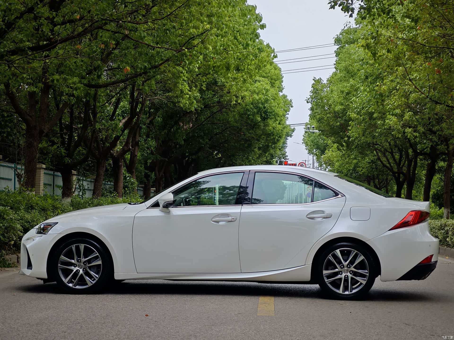 Lexus IS, 2019 4