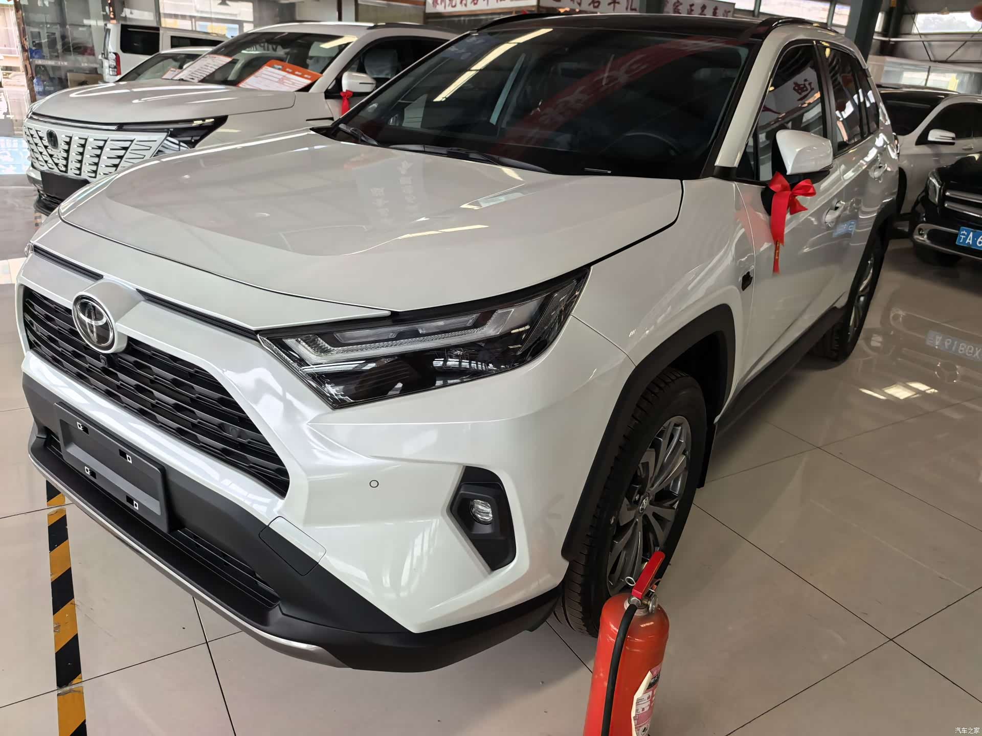 Toyota RAV4, 2023 1