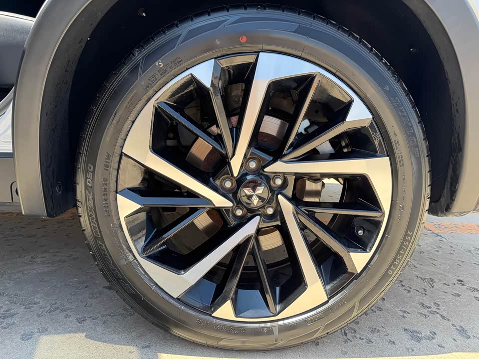 Mitsubishi Outlander Mitsubishi Outlander