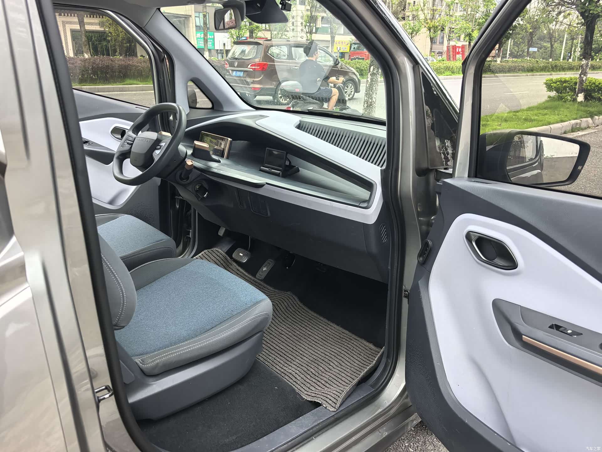 Wuling E200, 2020 9