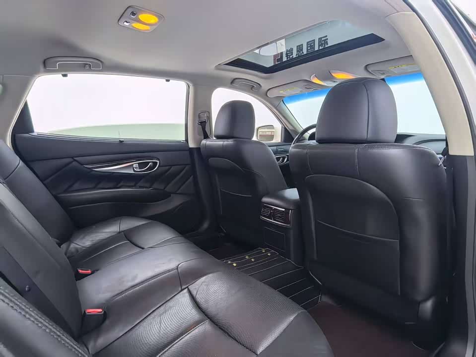 Infiniti Q70 Infiniti Q70