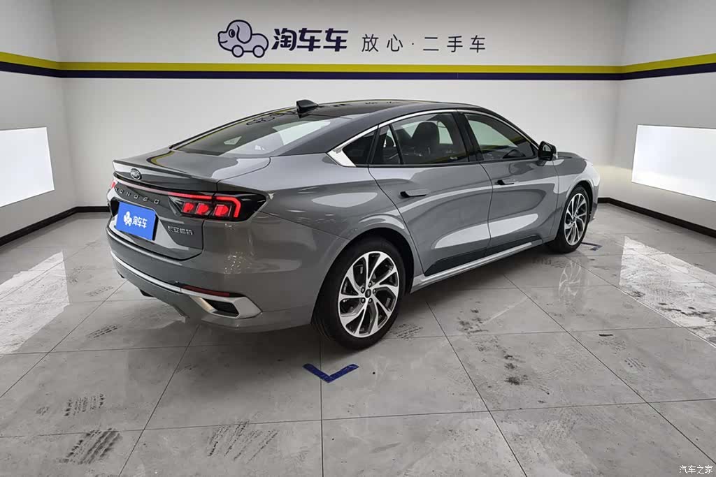 Ford Mondeo, 2022 3