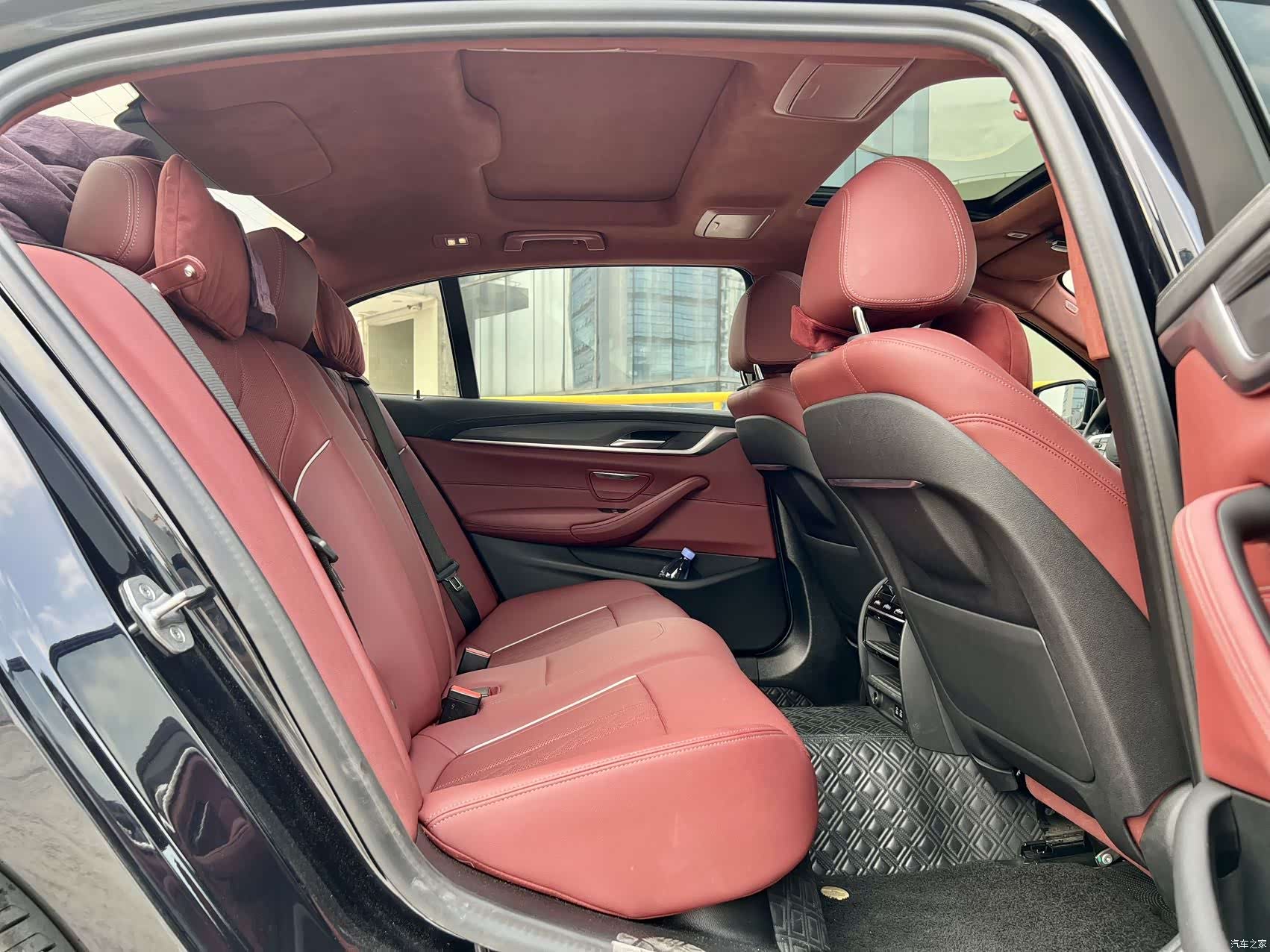 BMW 5 Series, 2021 11