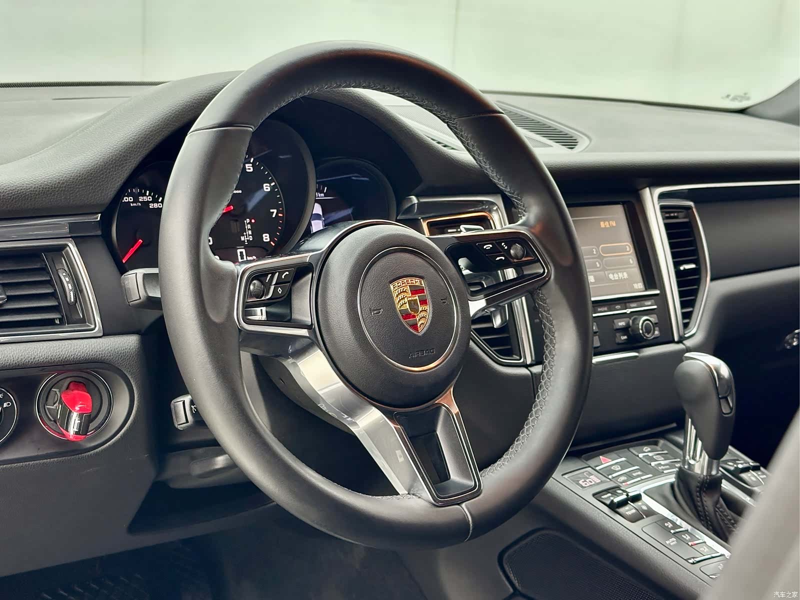 Porsche Macan, 2015 10