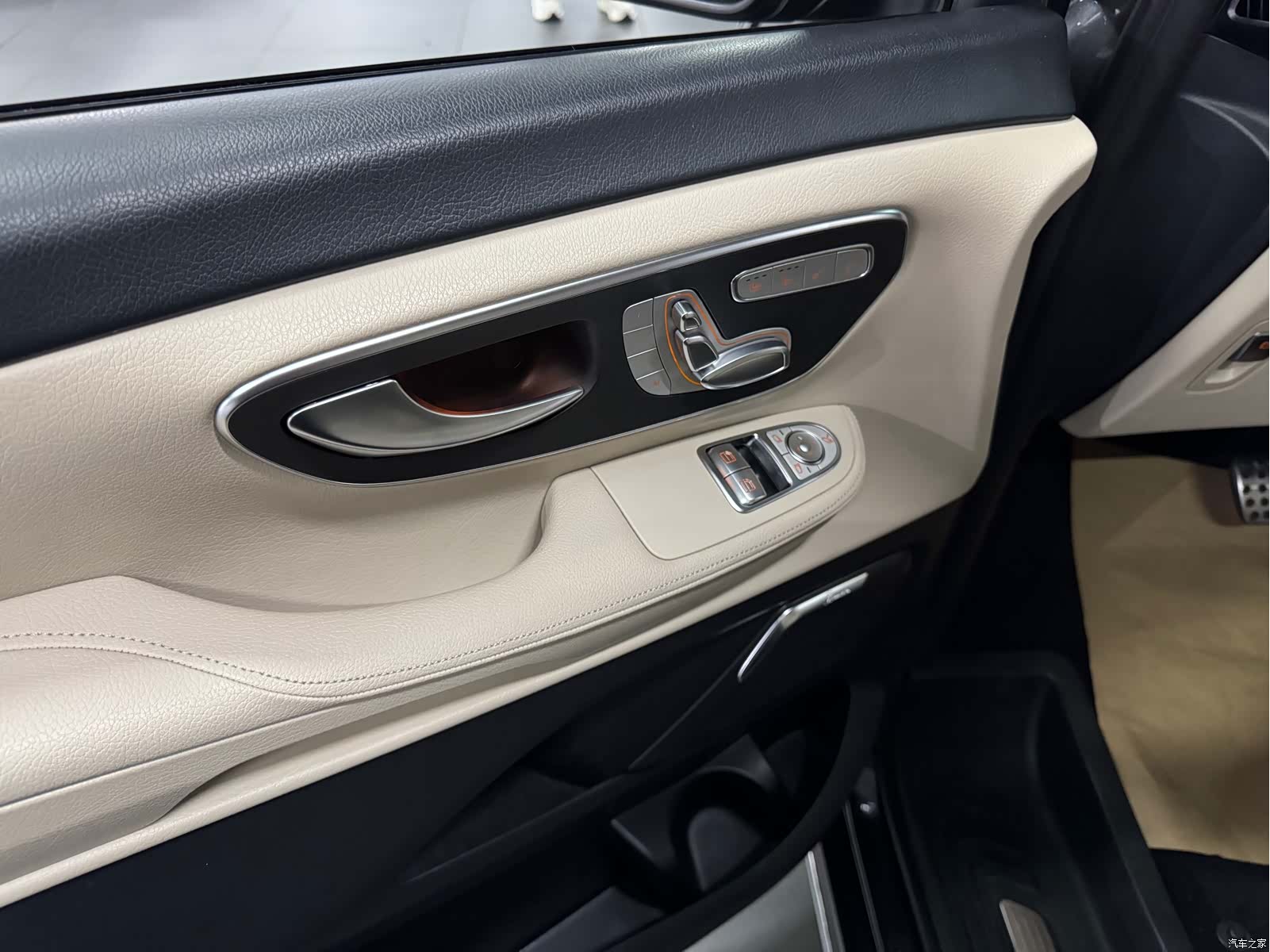 Mercedes-Benz V-Class, 2023 4