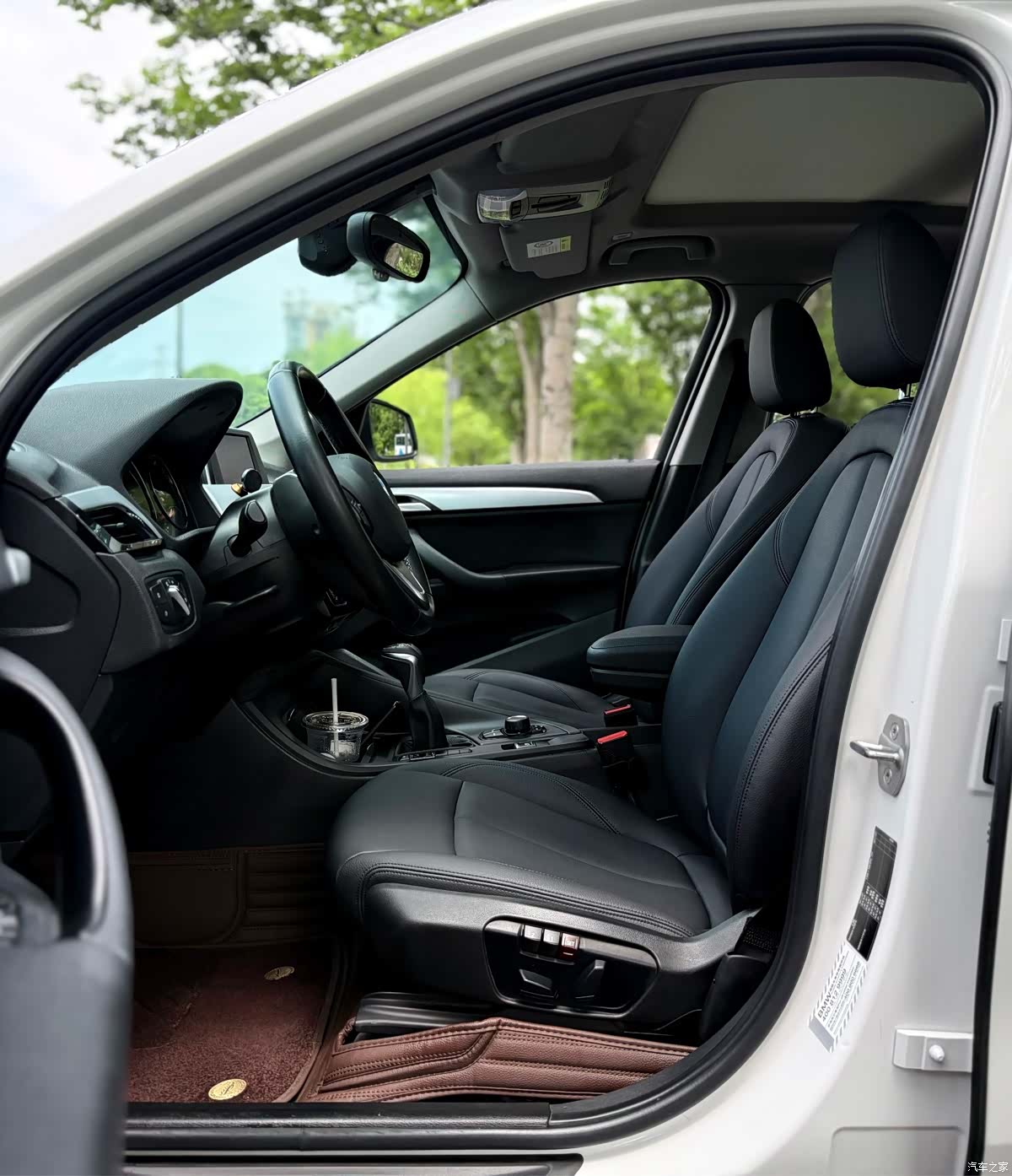 BMW X1, 2018 все фото