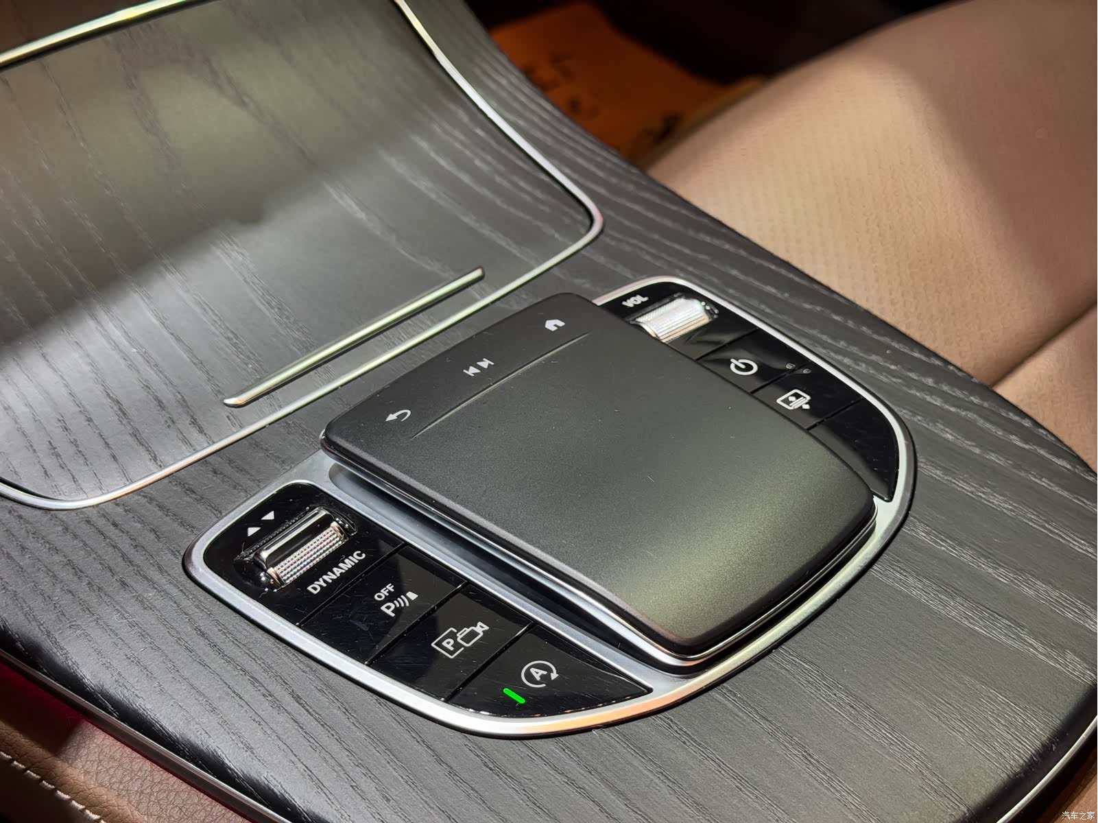 Mercedes-Benz E-Class, 2023 13