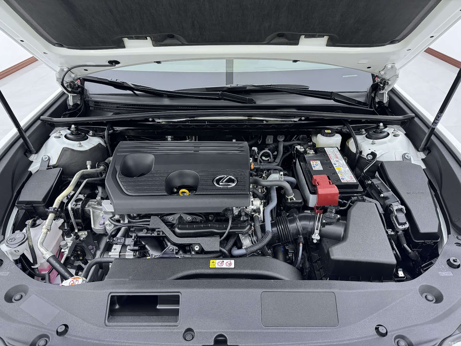 Lexus ES, 2024 15
