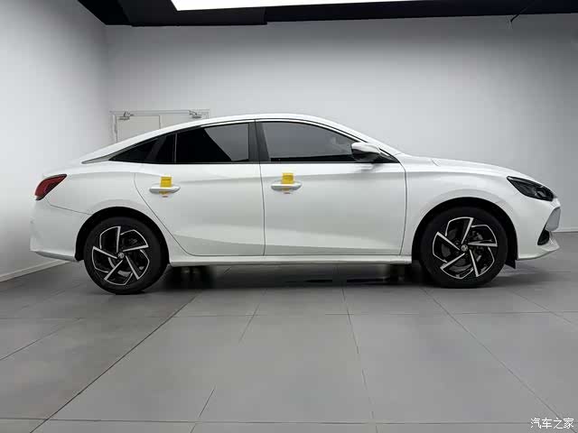 MG MG5, 2023 7