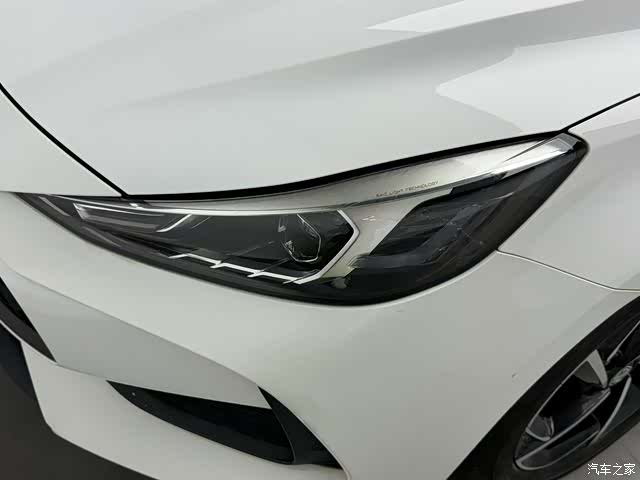 MG MG5, 2023 17
