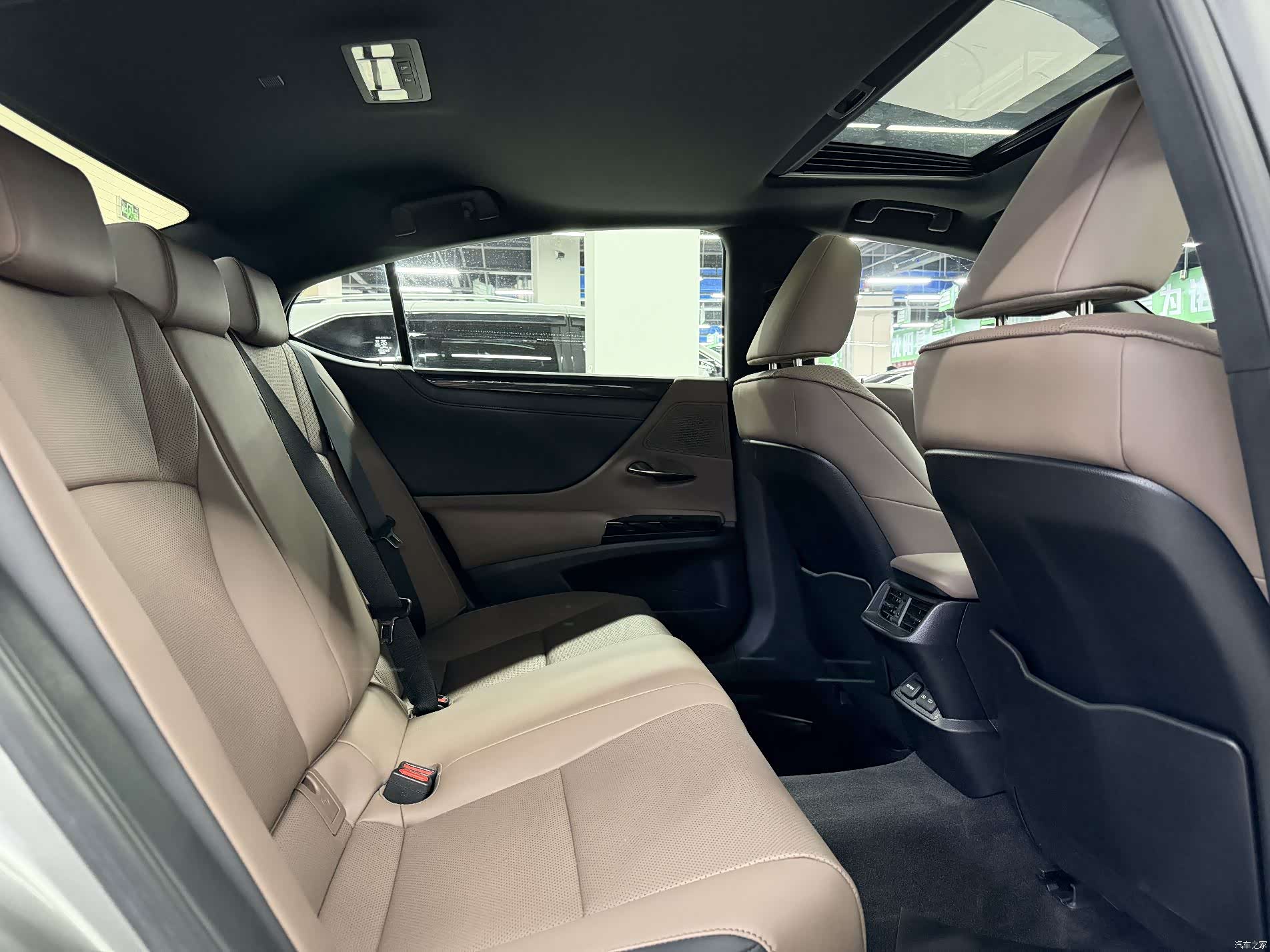 Lexus ES, 2024 8