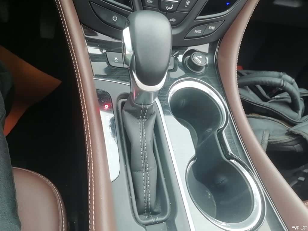 Buick Envision Plus, 2020 10