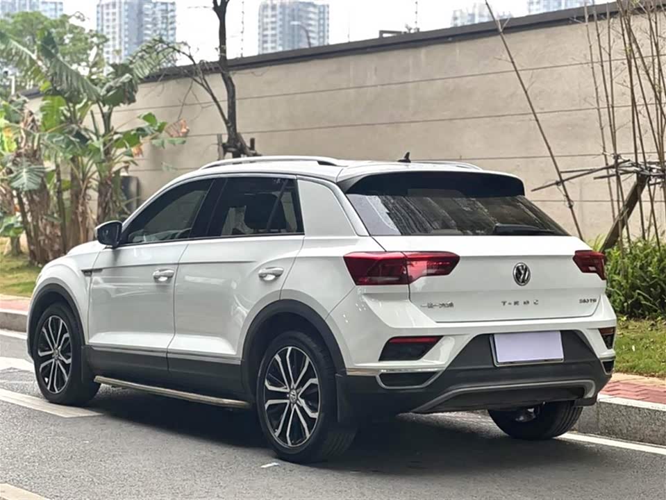 Volkswagen T-ROC exploring Songs