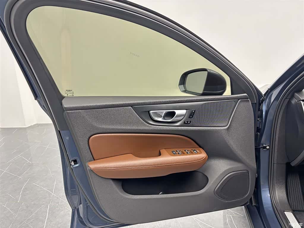Volvo S60, 2023 13