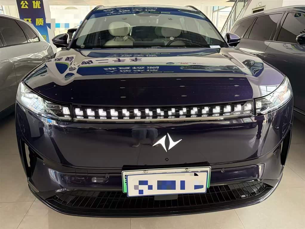 Dongfeng eπ008