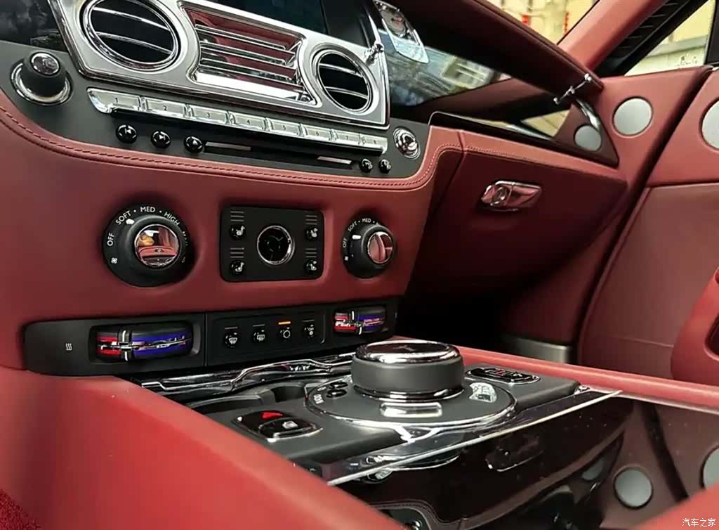 Rolls-Royce Wraith, 2018 8