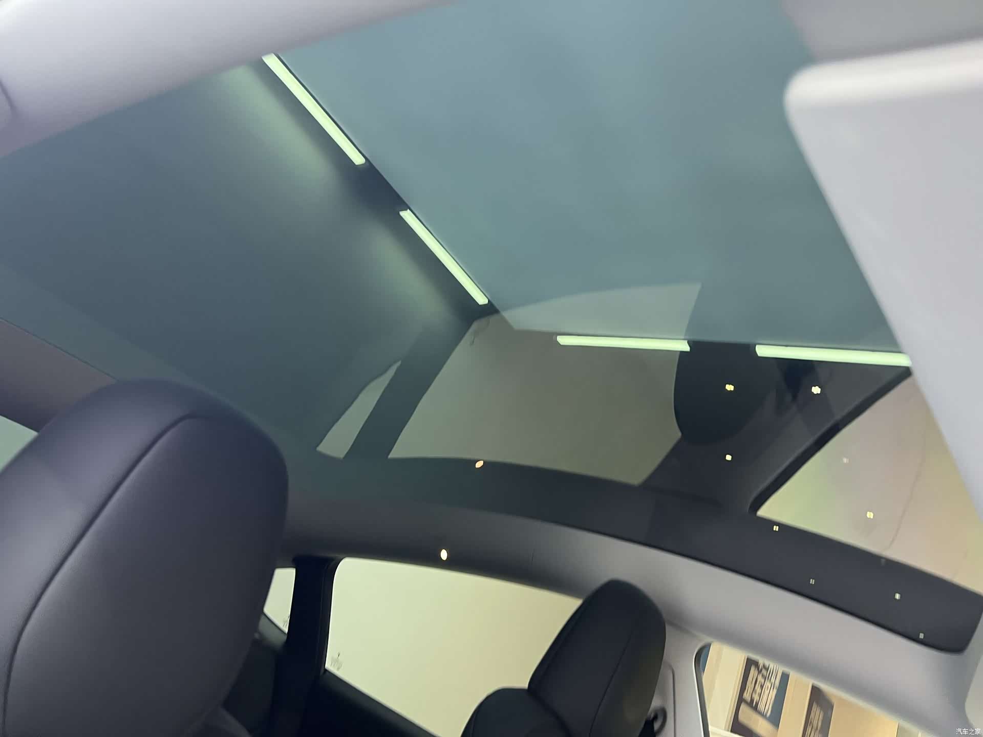 Tesla Model Y, 2023 21