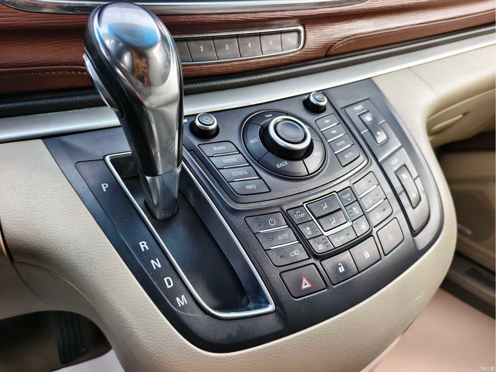Buick GL8, 2016 все фото