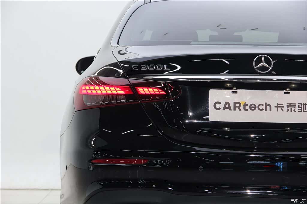 Mercedes-Benz E-Class, 2023 11