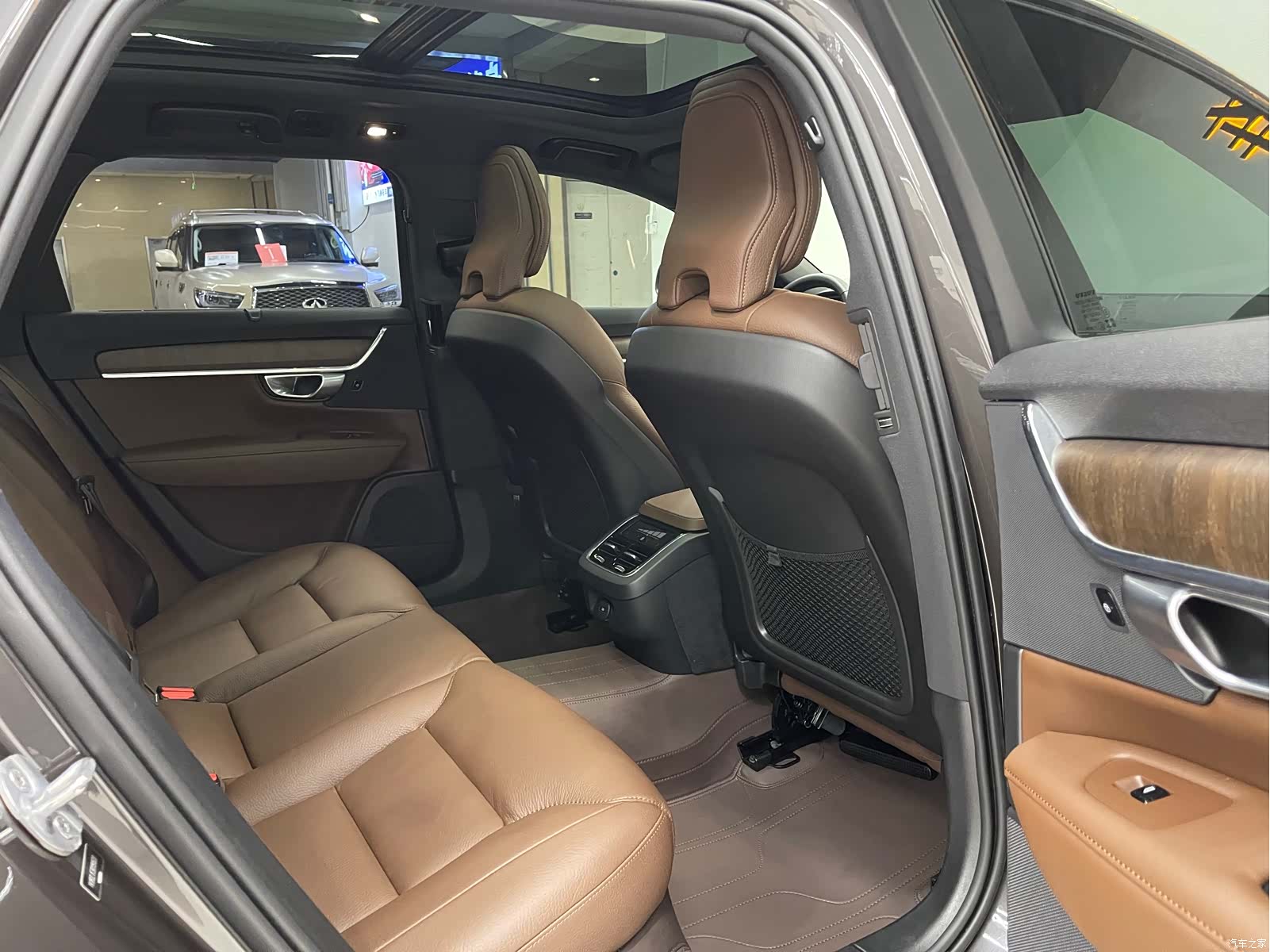 Volvo V90, 2025 11