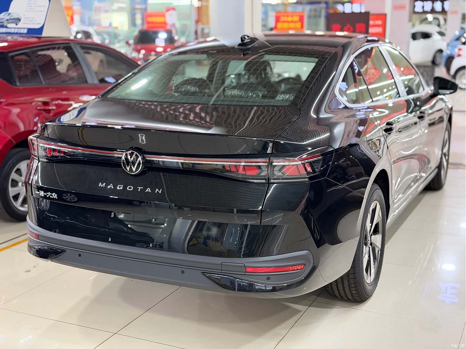 Volkswagen Magotan, 2026 4