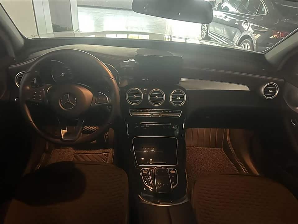 Mercedes-Benz GLC Mercedes-Benz GLC