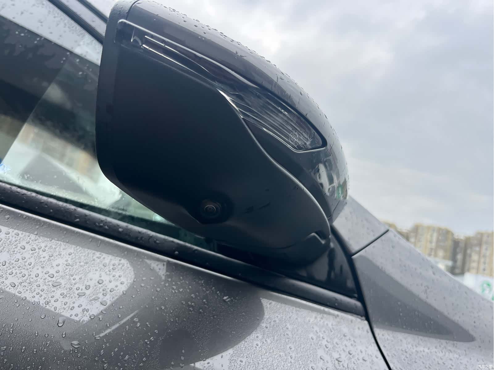 Geely Binray, 2022 10