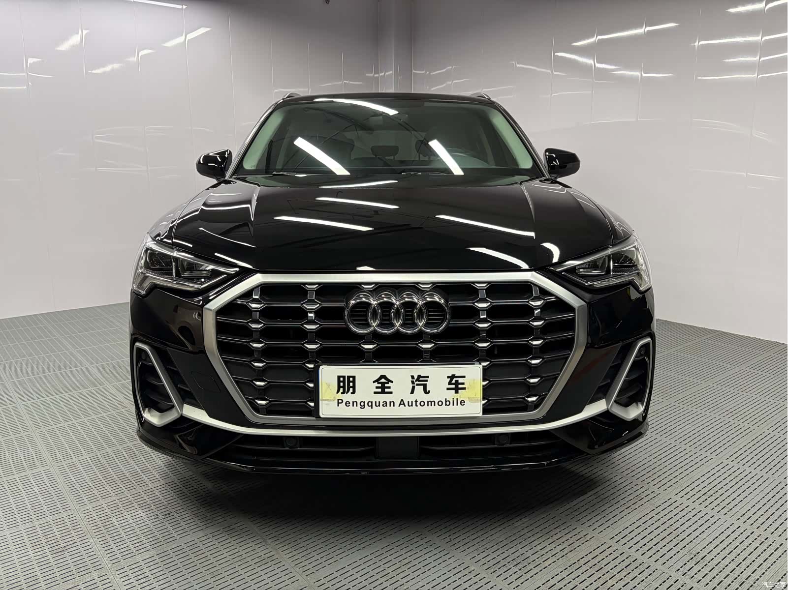 Audi Q3, 2022 2