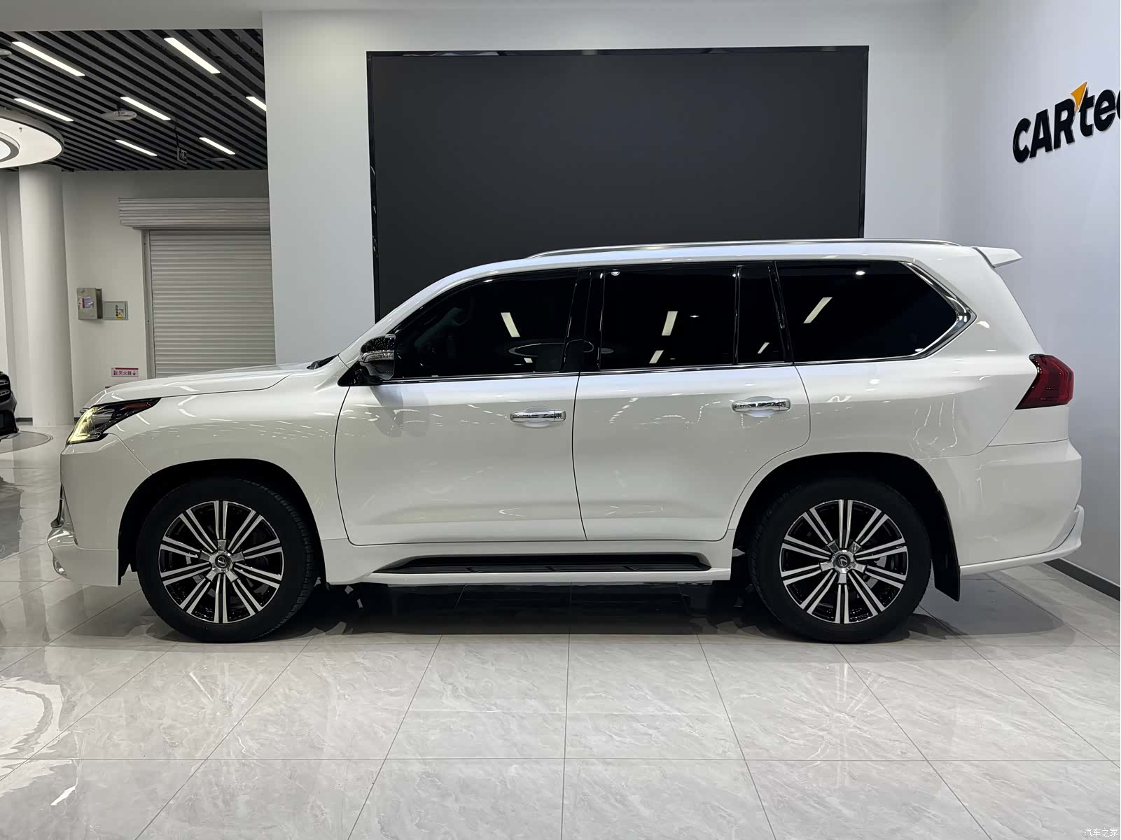 Lexus LX, 2019 7