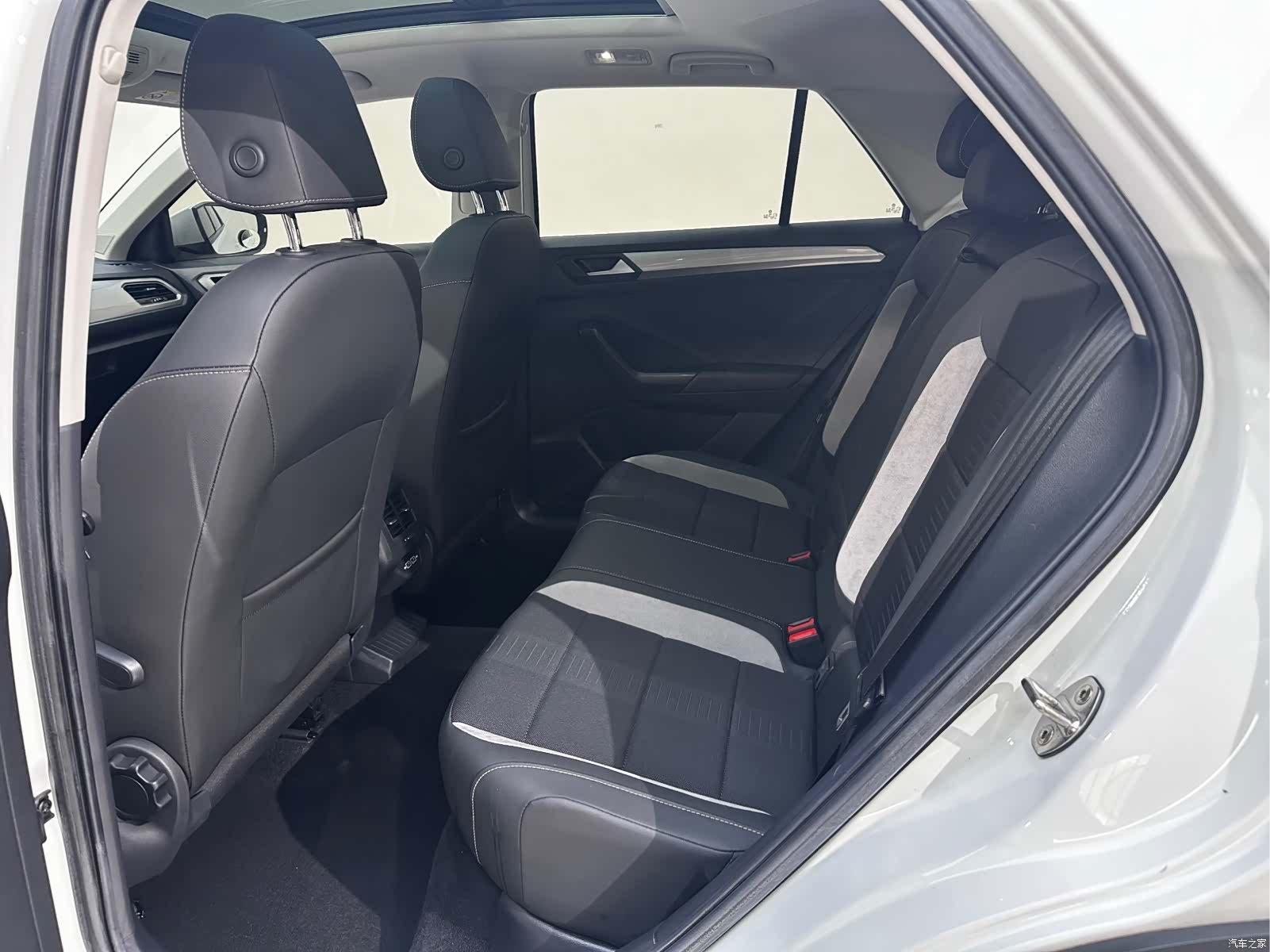 Volkswagen T-ROC, 2022 23