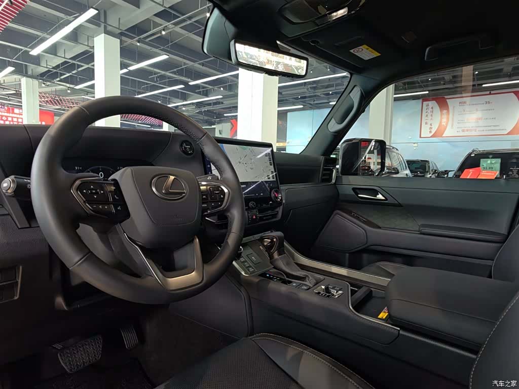 Lexus GX, 2025 12