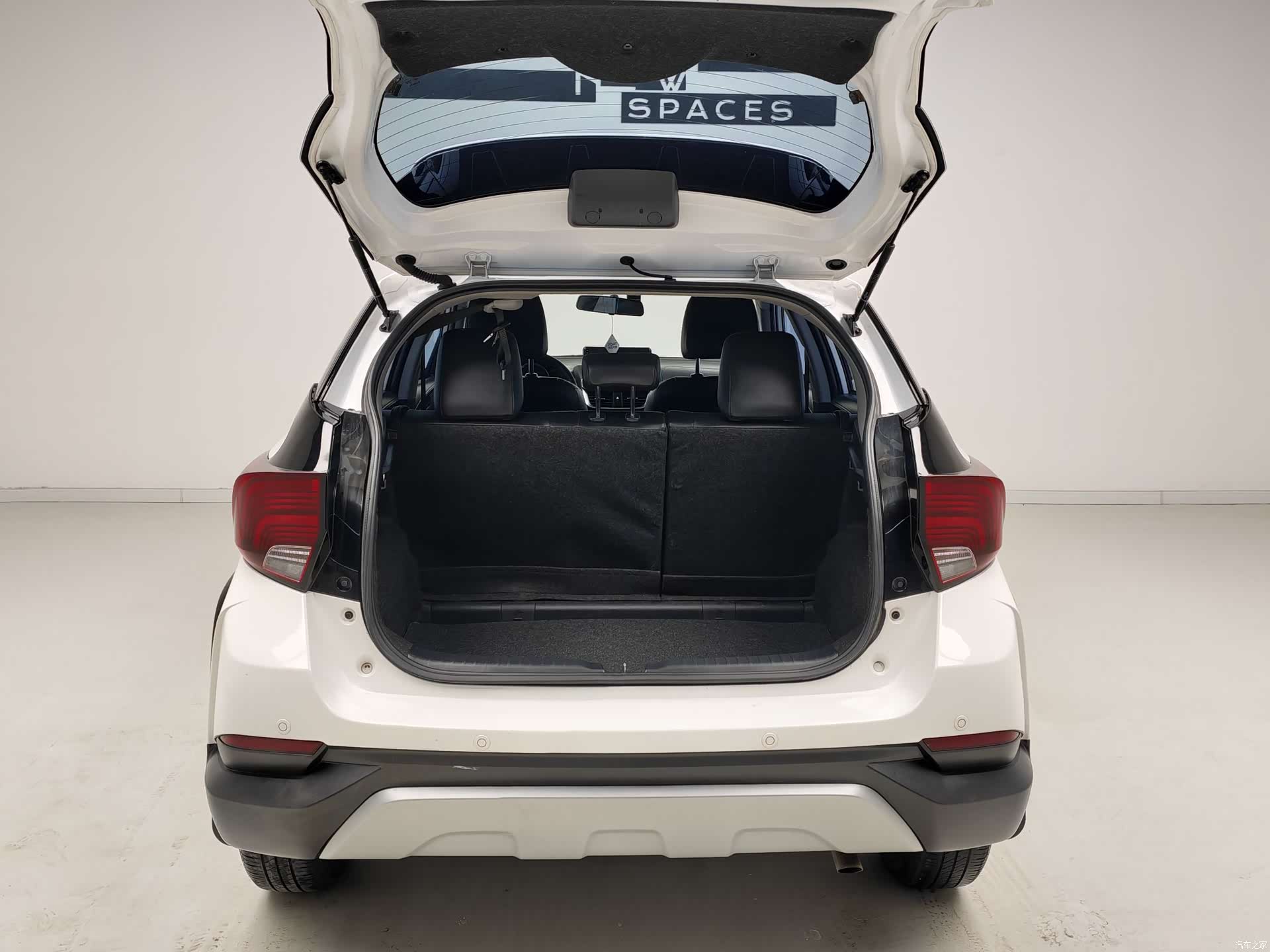 Toyota YARiS L, 2023 10