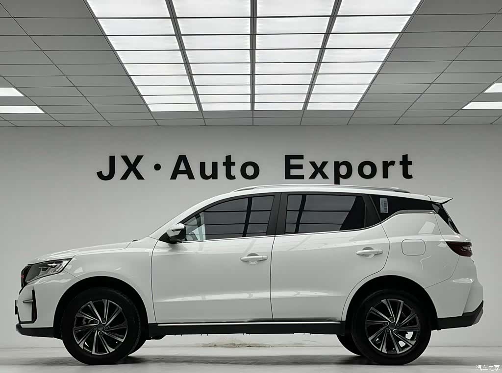 Geely X6, 2022 4