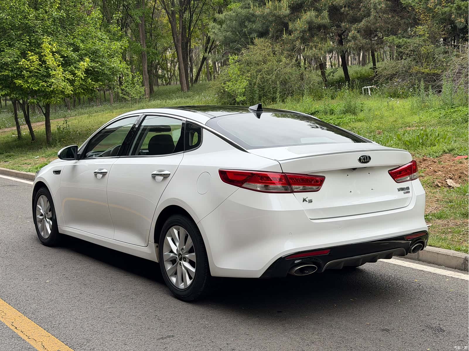 Kia K5, 2016 17