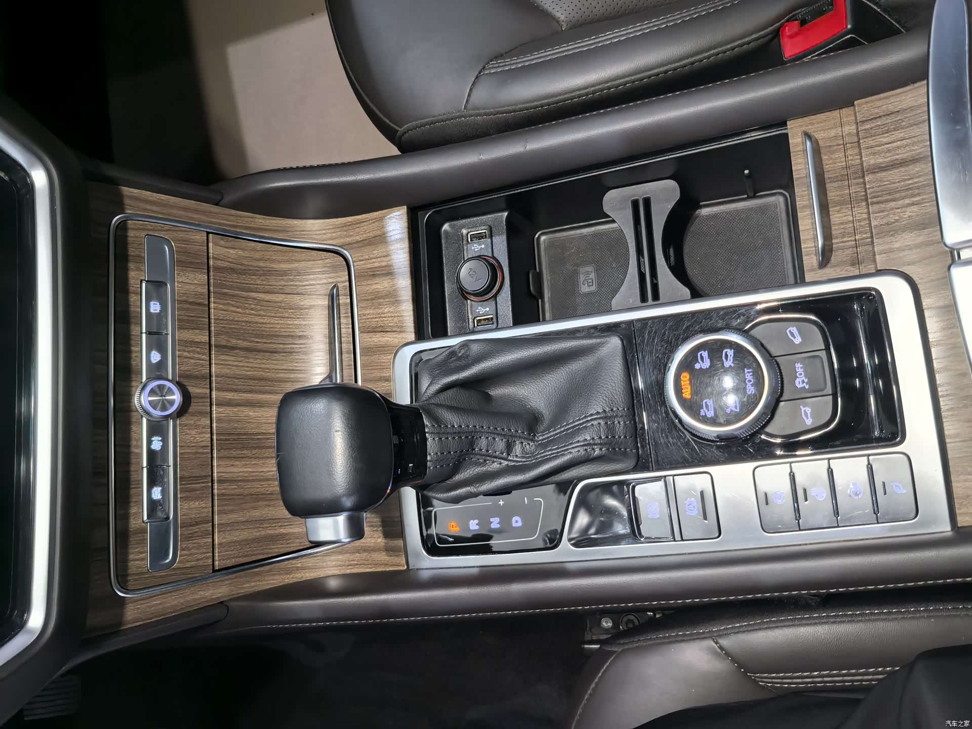 Roewe RX8, 2018 9