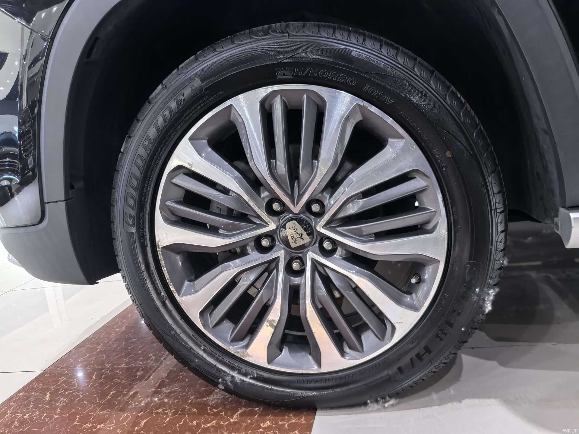 Roewe RX8, 2018 27