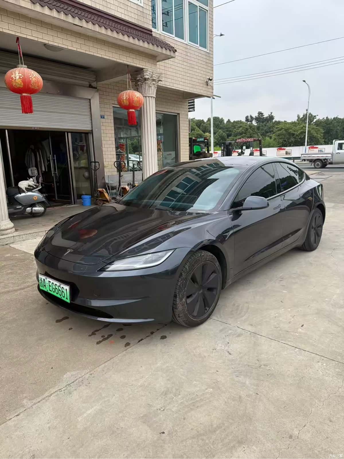 Tesla Model 3, 2025 3
