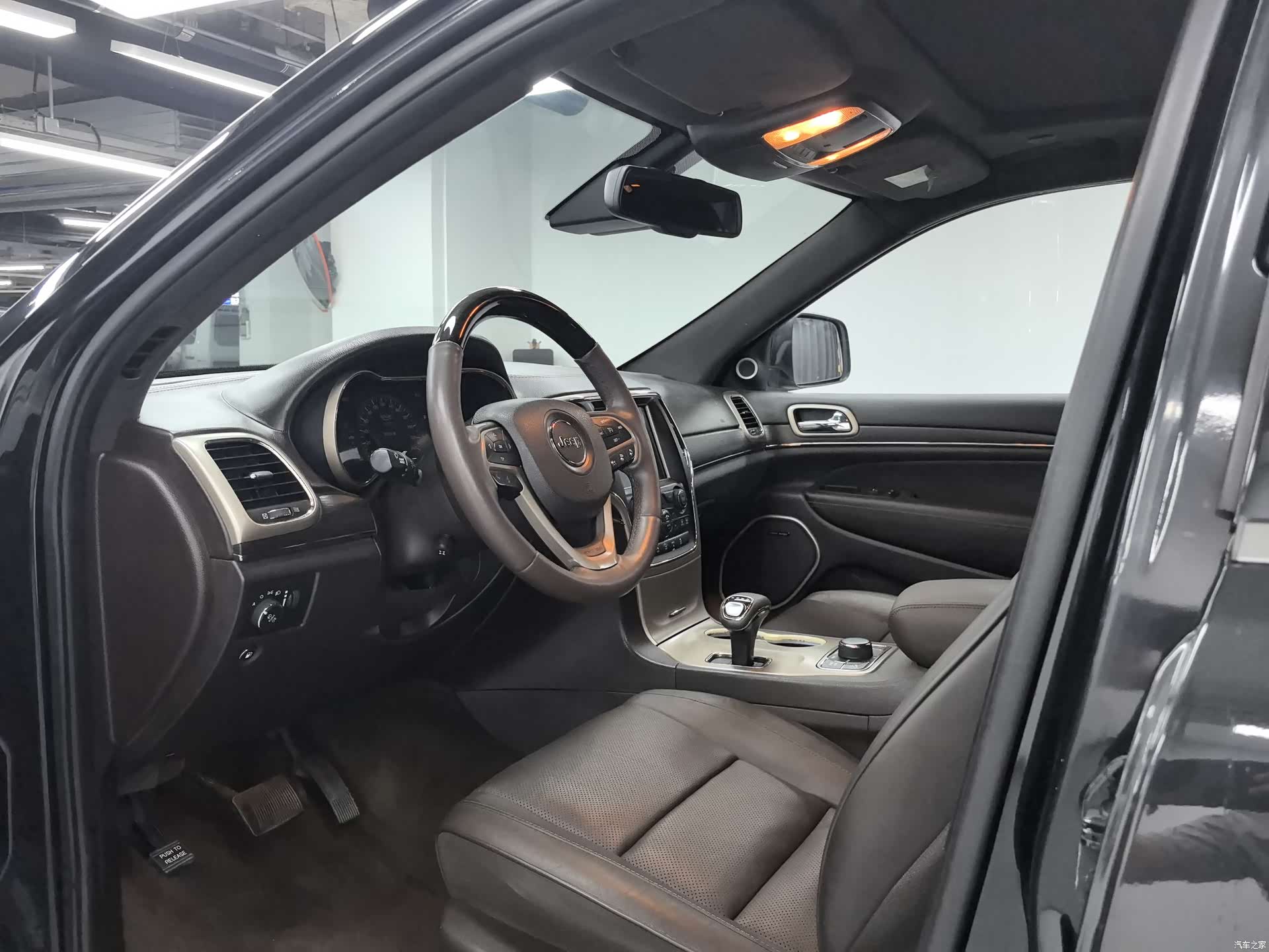 Jeep Grand Cherokee, 2015 4