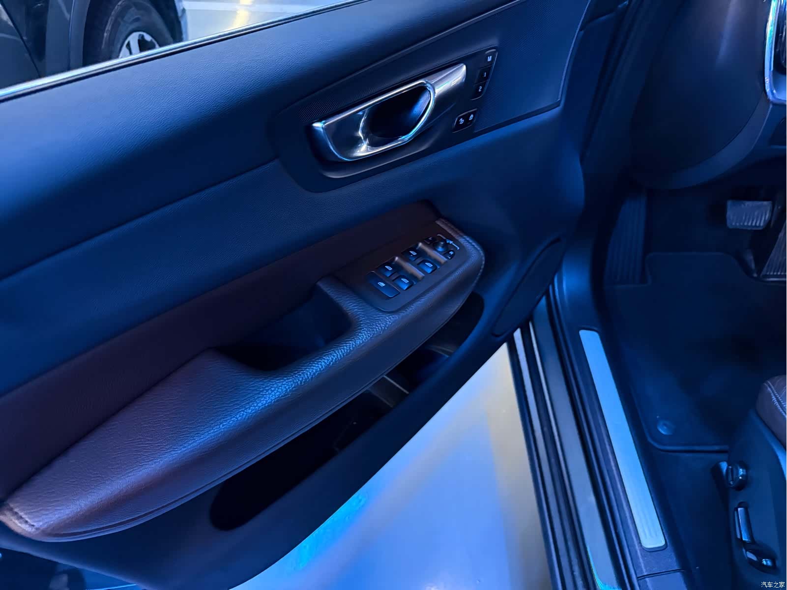 Volvo XC60, 2020 4