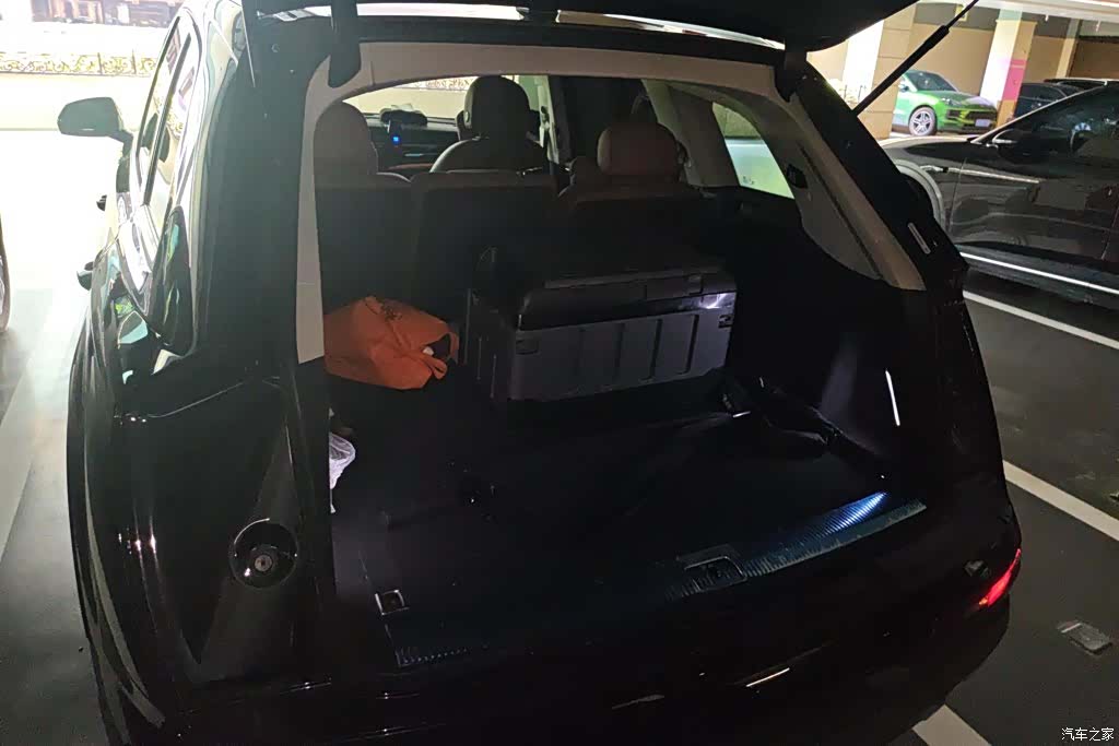 Audi Q7, 2022 4