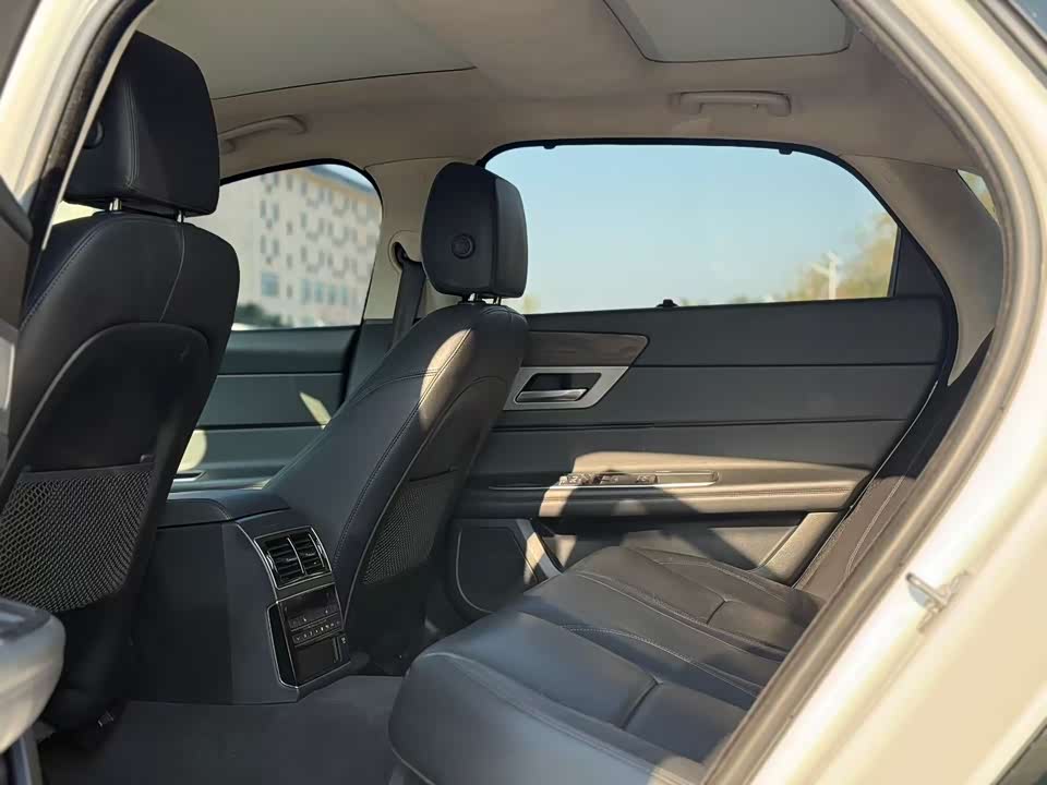 Jaguar XFL