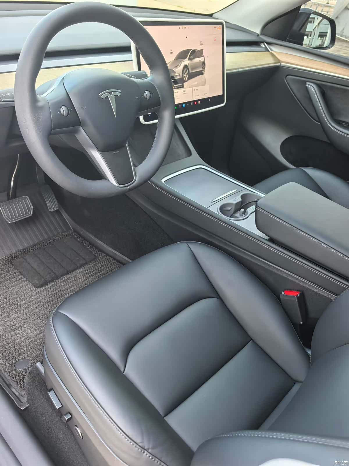 Tesla Model Y, 2023 4