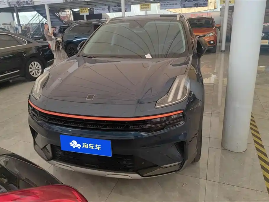 Lynk & Co 06 Lynk & Co 06