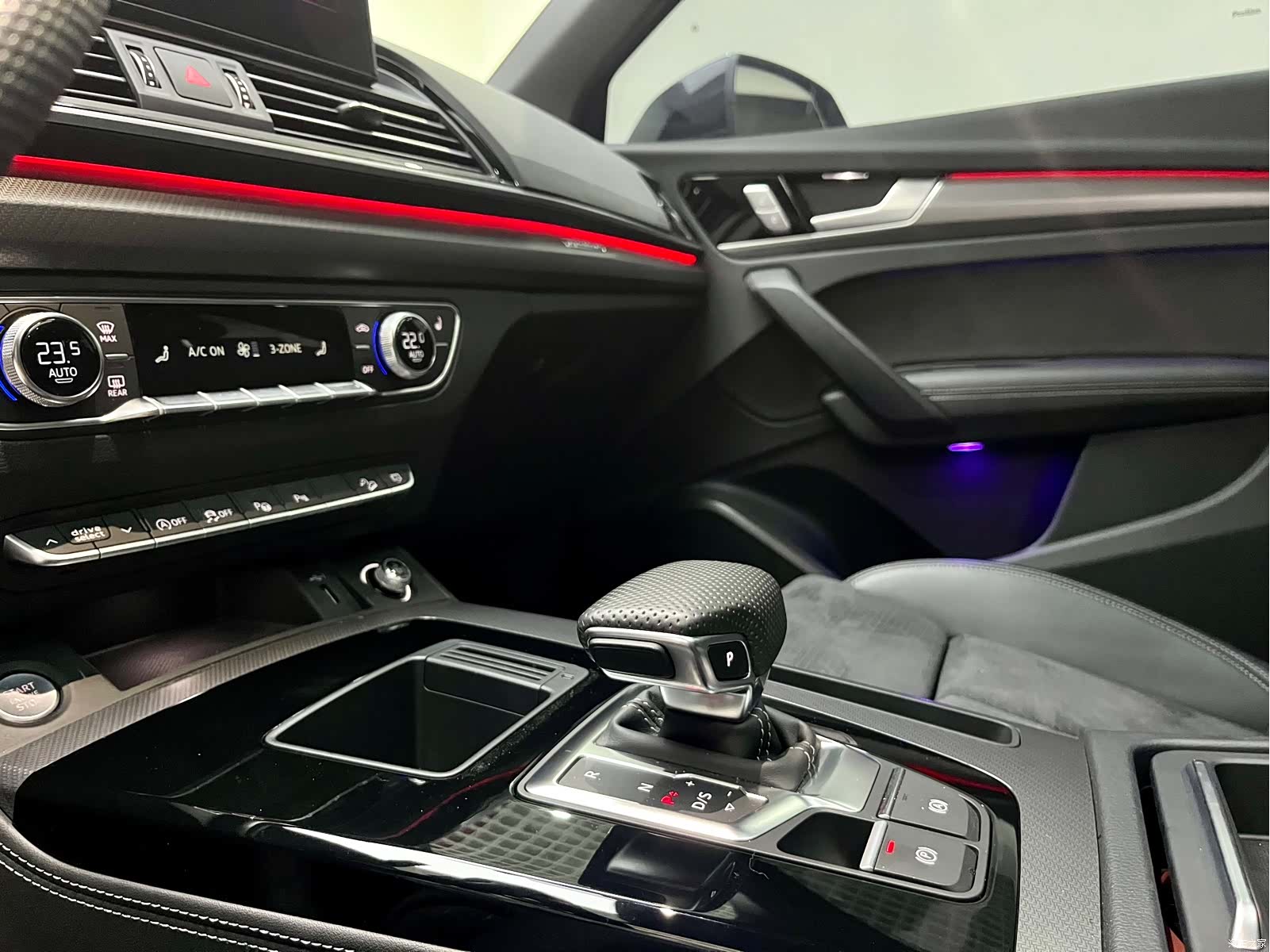 Audi Q5L, 2025 10