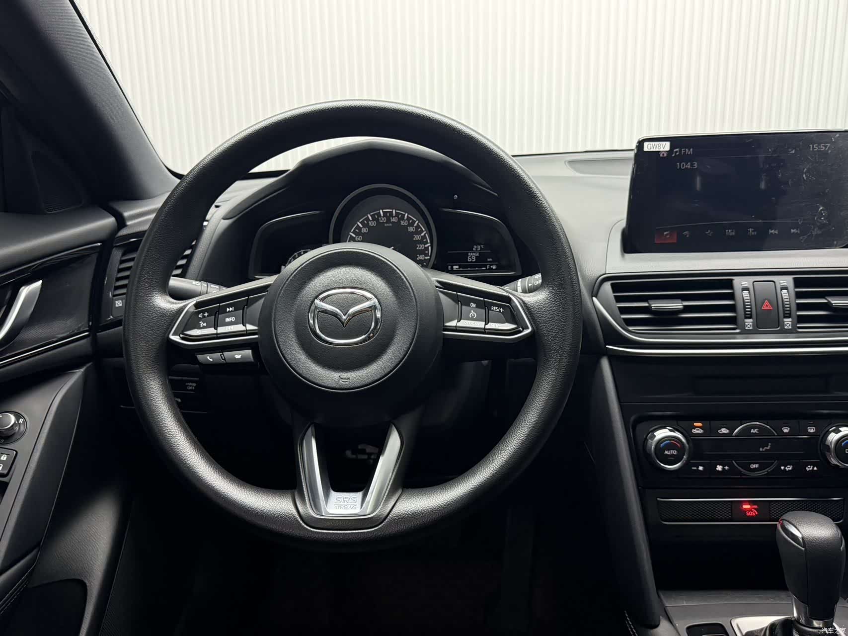 Mazda CX-4, 2023 13