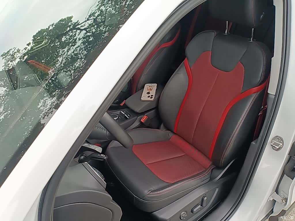 Audi Q2L, 2019 15