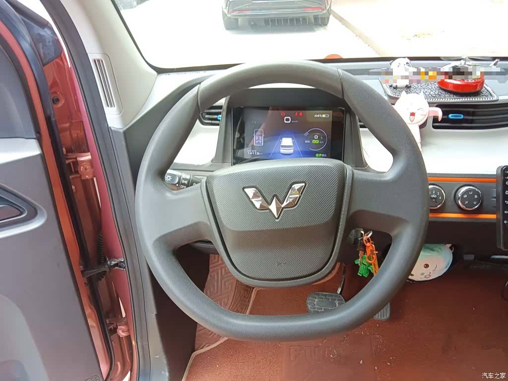 Wuling MINIEV, 2020 7